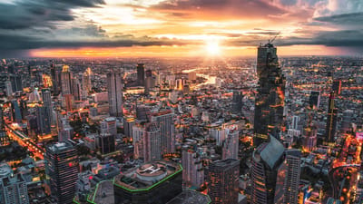 smuk aften over bangkok skyline