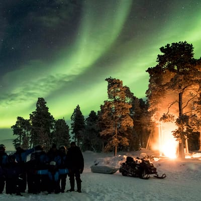 finland Lapland wilderness hotels northern light scaled safari
