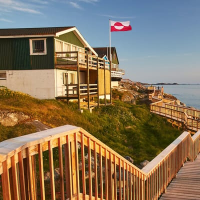 Gr&oslash;nland, Nuuk Gangbro, Gr&oslash;nlandske Flag