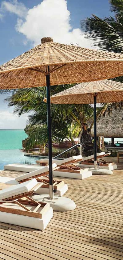 Rejser til Mauritius, Paradise Cove Boutique Hotel, Infinity-pool med udsigt til &oslash;en Coin de Mire