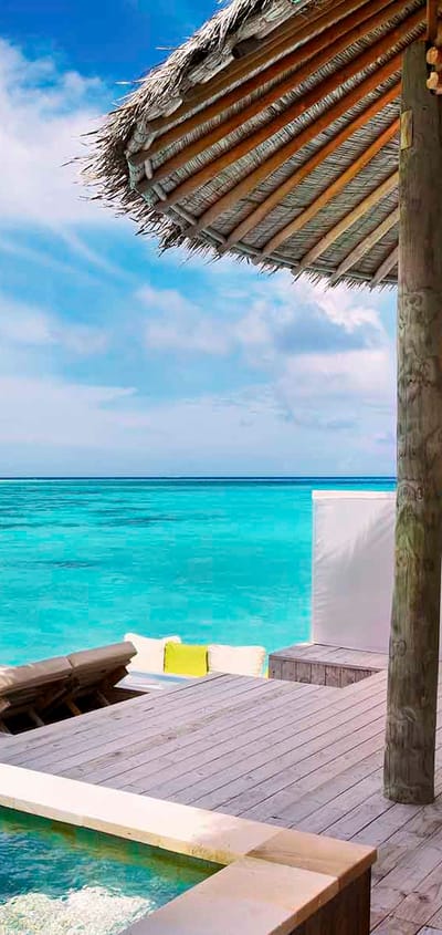 Rejser til Maldiverne, Six Senses Laamu, Terrasse i water villa med pool