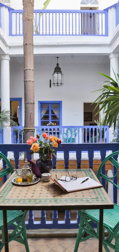 Marokko Essaouira Villamaroc Riad, terrasse med bord for 2