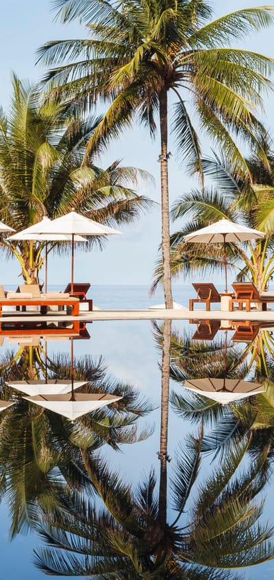 Thailand Phuket The Surin Middag Ved Poolen