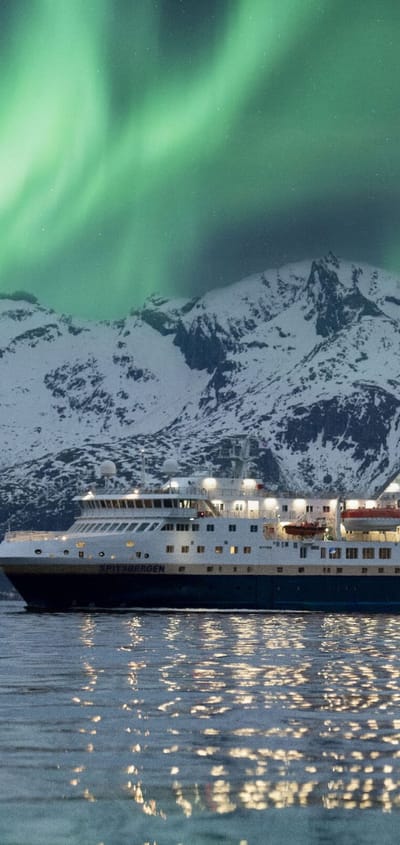 norway northern lights spitsbergen photo stian klo scaled