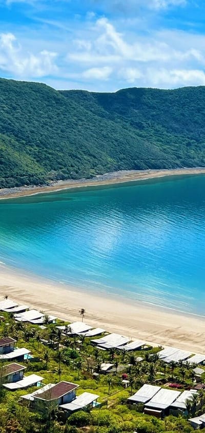Six Senses Con Dao Island set fra oven
