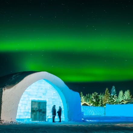 Nordlys over ishotellet