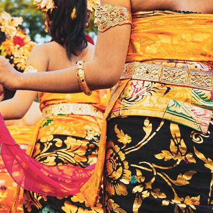 Indonesien Bali farverig sarong kultur dans kvinder