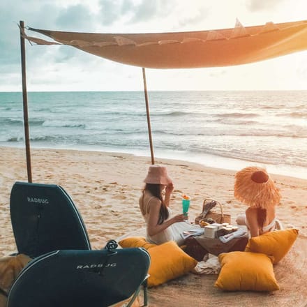 Thailand, Khao Lak, Devasom Khao Lak, picnic p&aring; stranden