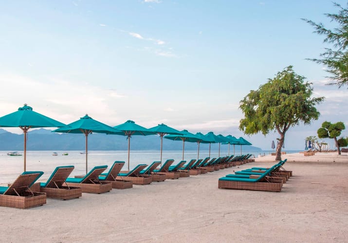 Indonesien Gili Trawangan Hotel Vila Ombak Strand Med Solsenge