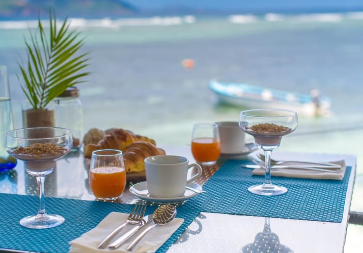 seychellerne digue nautique luxury waterfront strand hotel