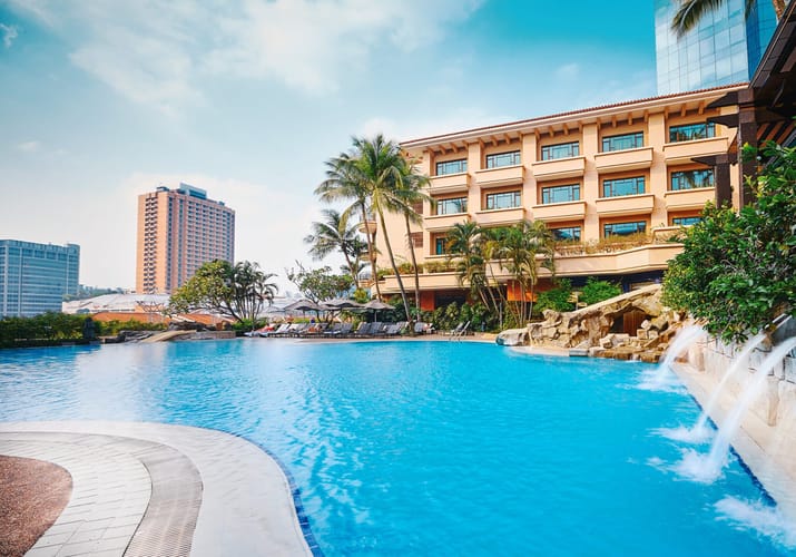 singapore paradox pool with water slides scaled