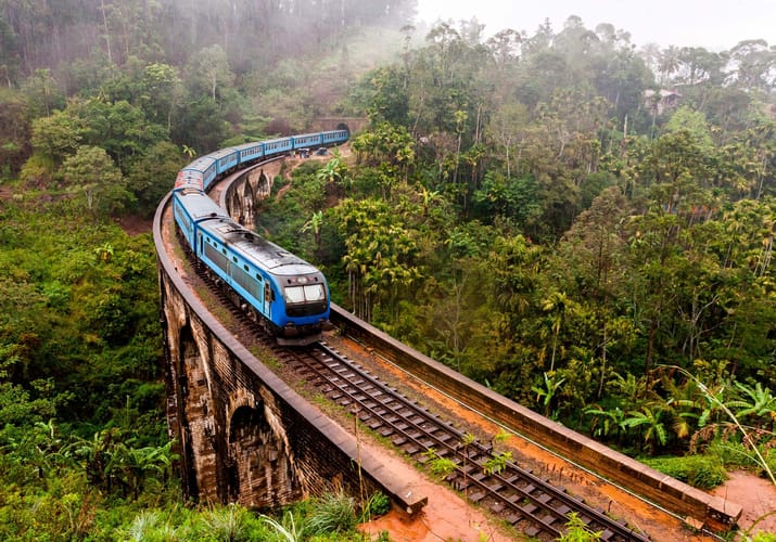tog over nine arches bridge ella sri lanka