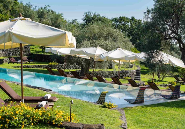 Rejser til Italien, Sicilien, Monaci delle Terre Nere, pool