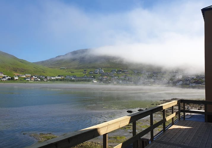rejser til F&aelig;r&oslash;erne, cottages by the sea, S&oslash;rv&aacute;gur, udsigt