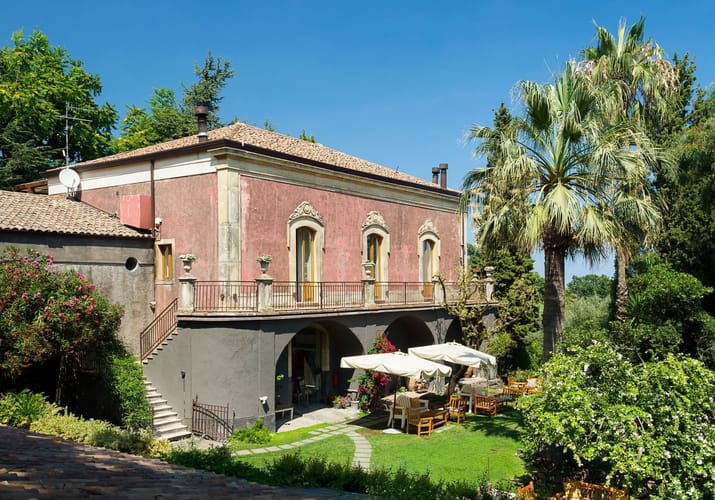 Pisano. Monaci delle Terre Nere, hovedbygningen