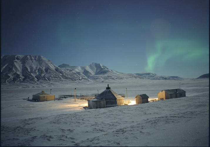 camp barentz svalbard nordlys