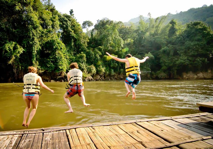 spring i floden river kwai thailand