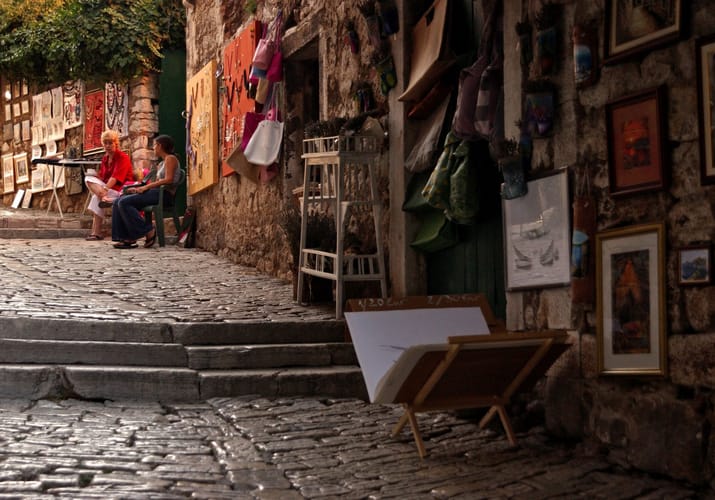 kroatien rovinj old town street scaled