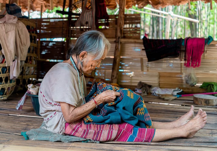 Thailand thailights tur karen landsby banhuai tom lampun