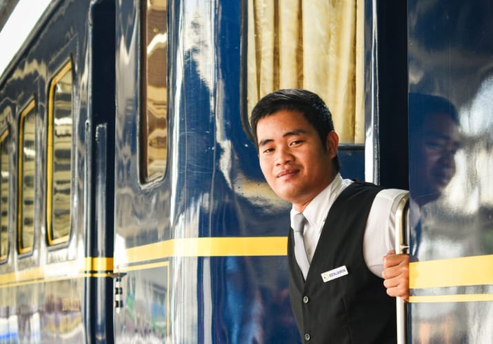 Thailand the jasmine train butler scaled blå