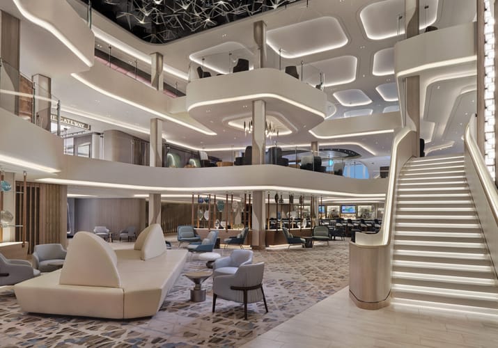 Penrose Atrium ombord på Norwegian Viva krydstogtskibet