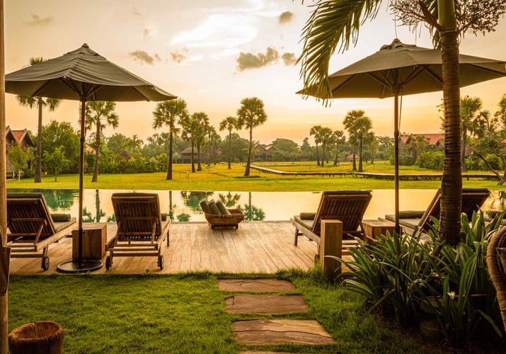 Cambodja siem reap zannier hotels phum baitang bay phsar pool bar11
