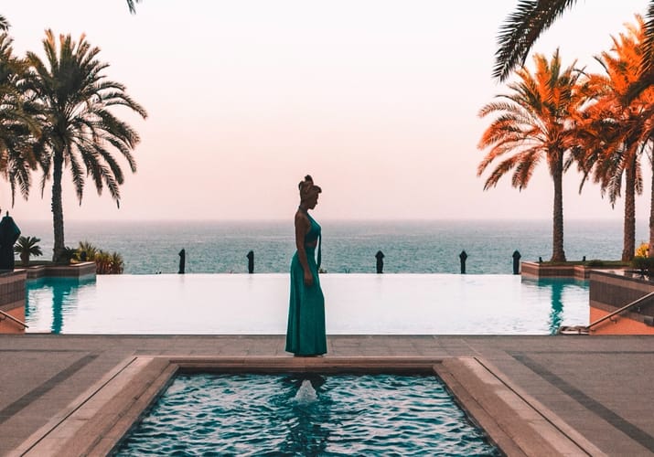 Oman Muscat Shangri La Al Husn Lady By Infinity Pool
