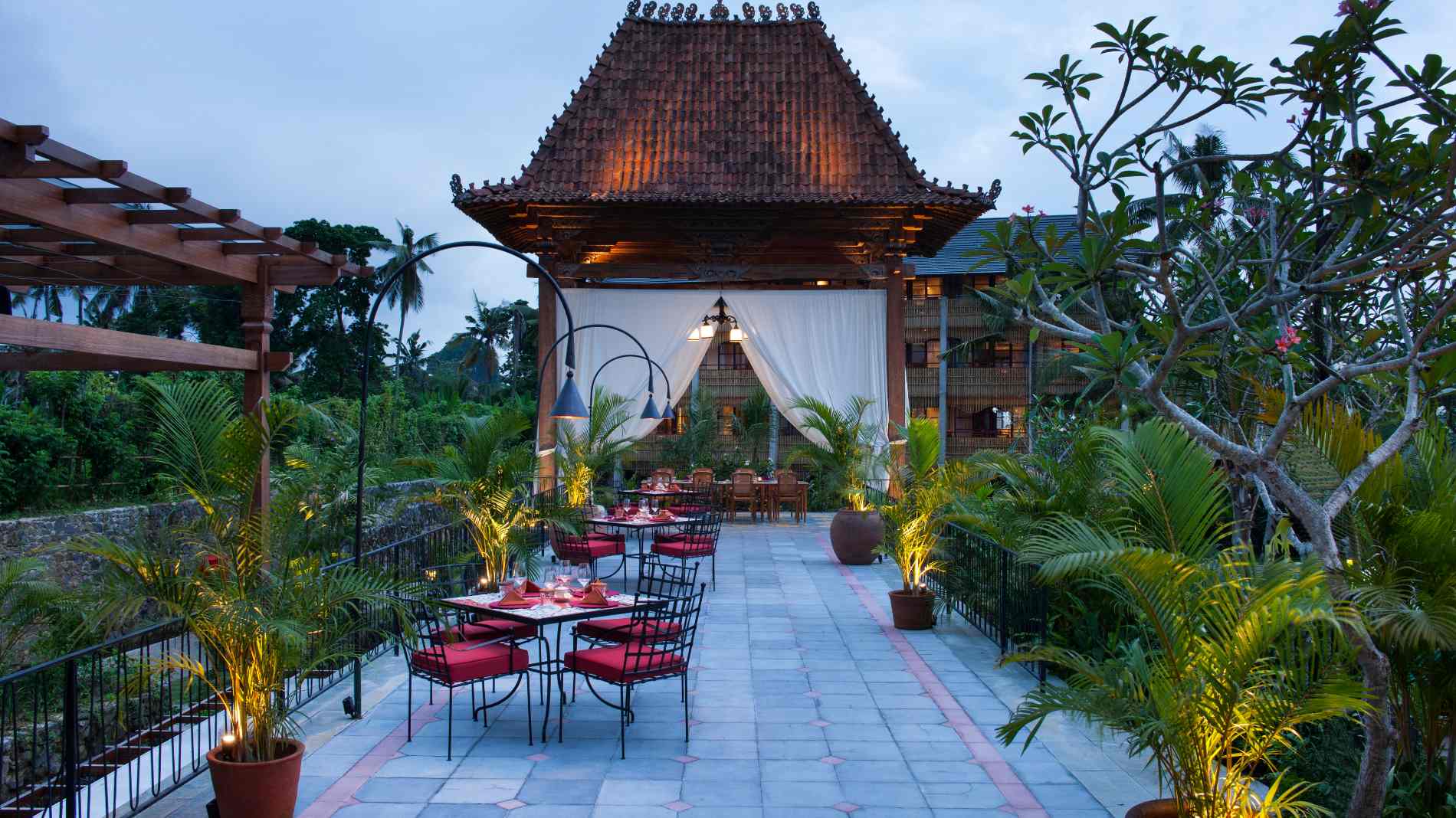 Alaya Resort Ubud 4 Stjernet Hotel På Bali Læs Mere Her Profil Rejser